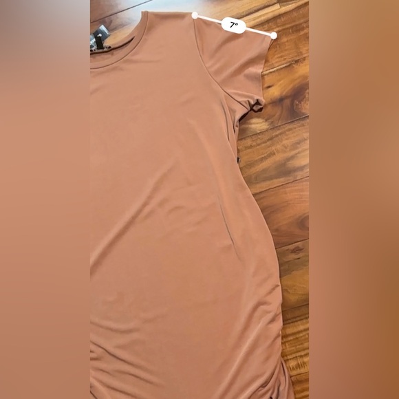 Express Ruched Short Sleeve Top - Picture 8 of 9